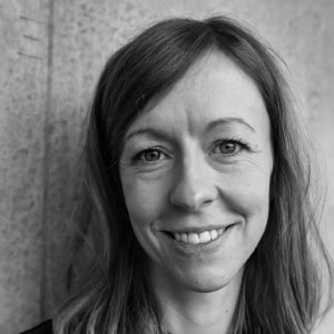 Ditte Egelund er autoriseret psykolog med efteruddannelse indenfor bl.a. CFT, narrativ terapi og ISTDP. Hun er derudover uddannet familierådgiver. 